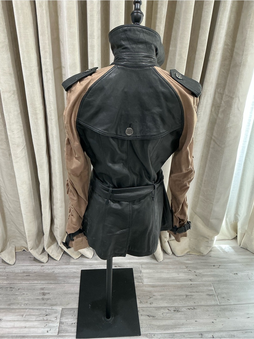 Burberry Black Leather Trench with Tan Sleeves - Picture 4 of 6